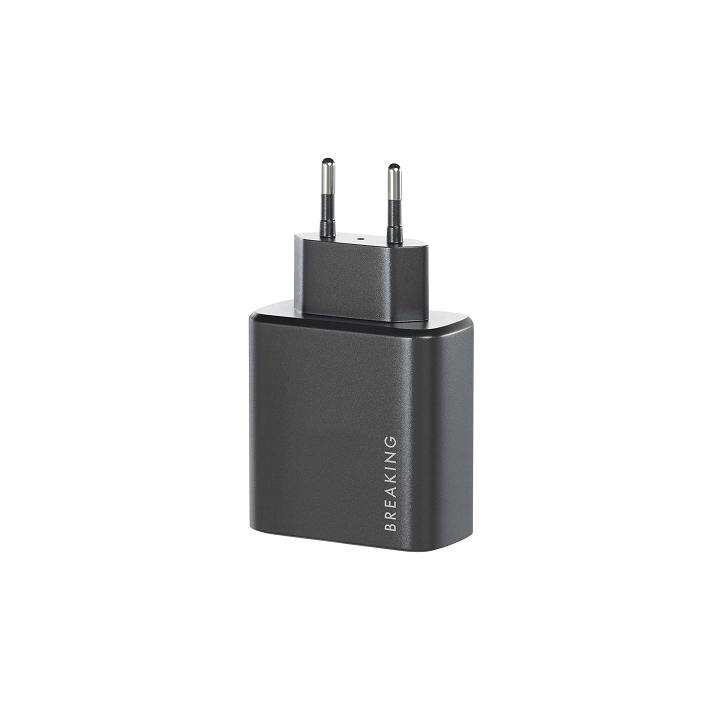 Сетевое зарядное устройство USB-C (PD 45W, 3.0A) Breaking WC16, черный